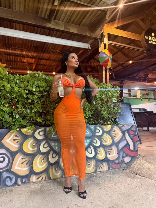 No Instagram, Sabrina Nordestina publica série sobre as dificuldades por trás do glamour das acompanhantes de luxo