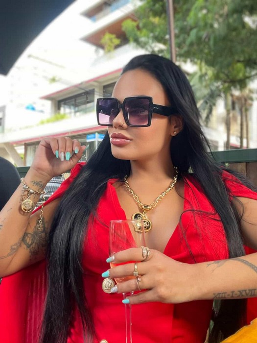 No Instagram, Sabrina Nordestina publica série sobre as dificuldades por trás do glamour das acompanhantes de luxo