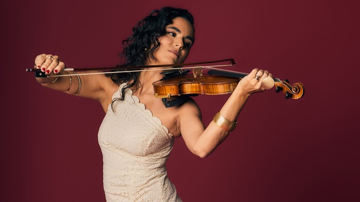 Carol Panesi: Uma celebração da cultura brasileira no SESC Tijuca