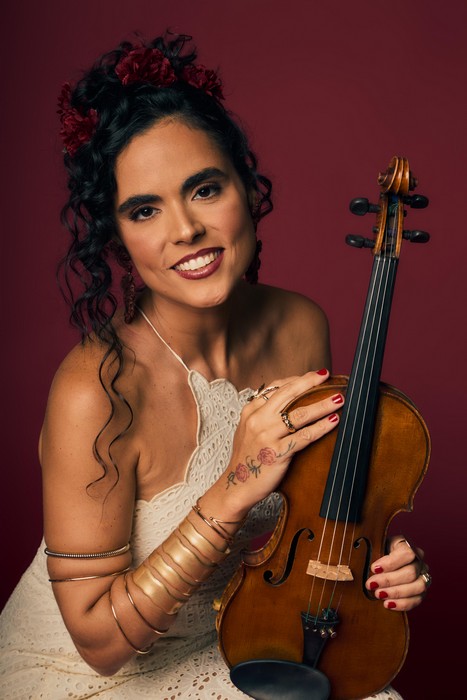 Carol Panesi: Uma celebração da cultura brasileira no SESC Tijuca