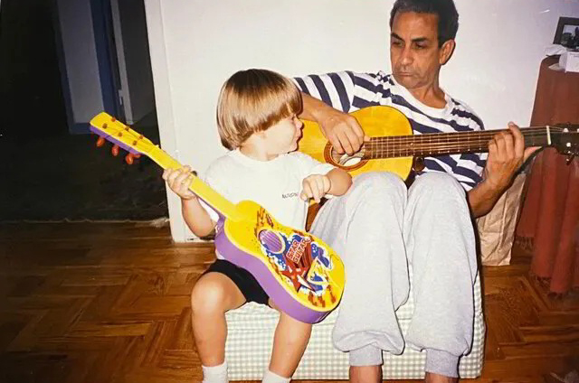 Zé Carlos Medeiros lança single com participações de peso e parceria em família 1 Zé Carlos Medeiros lança single com participações de peso e parceria em família