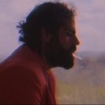 Felipe Antunes apresenta o faixa-título de novo álbum e aprofunda trajetória autoral entre música, teatro e poesia