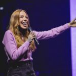 Novo audiovisual de Julliany Souza: Uma jornada de fé e adoração