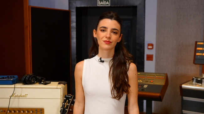 Nina Maia: A rainha do indie pop cinematográfico