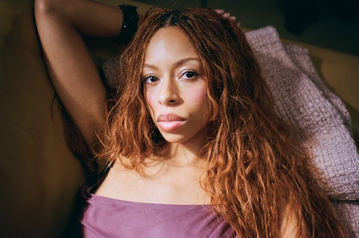 Ravyn Lenae lança nova era com singles “Reputation” e “Bobby”