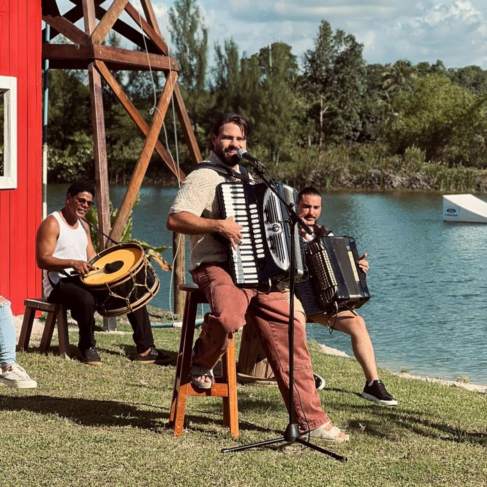 Renno lança "Forró na Fazenda": Um audiovisual completo e inovador