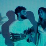 Após The Voice Brasil, duo Rosalu lança “Dia Amanheceu”, single que exalta a leveza do cotidiano à beira-mar