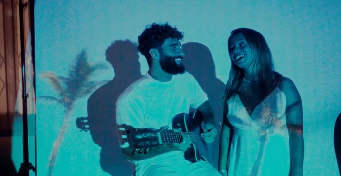 Após The Voice Brasil, duo Rosalu lança “Dia Amanheceu”, single que exalta a leveza do cotidiano à beira-mar