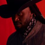 Shaboozey Aprofunda Narrativa de Álbum Conceitual com “Cowgirl”