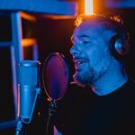 Um country sem fronteiras: A história de Uros Jojic e a banda Backsprint