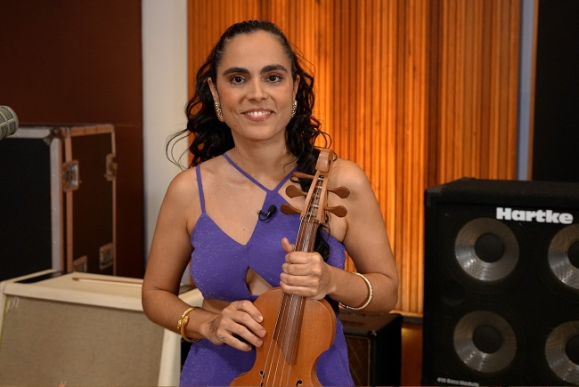 Carol Panesi: Descubra a nova voz da música brasileira com O Novo Sempre Vem
