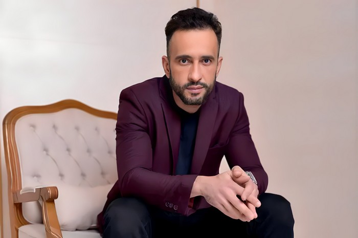 El estilista brasileño Charles Hermann conduce a Josi Aoas al red carpet de Cannes