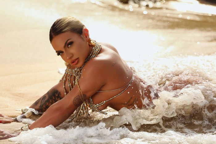Com humildade, fé e amor, Débora Gomes se torna referência como modelo fitness no Brasil