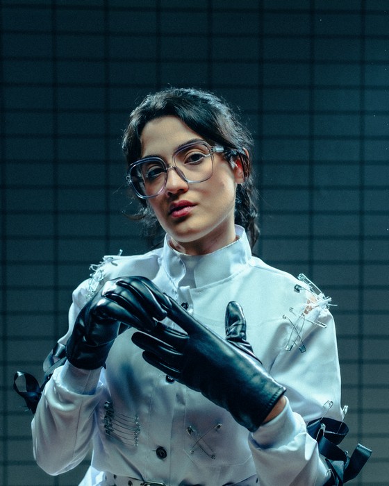 Ella Blum reflete sobre a liberdade de ser quem se é no novo single "Vida Experimental"