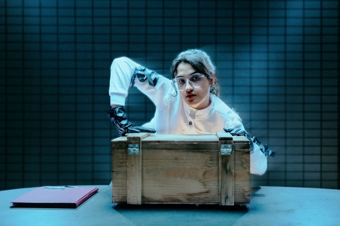 Ella Blum reflete sobre a liberdade de ser quem se é no novo single "Vida Experimental"