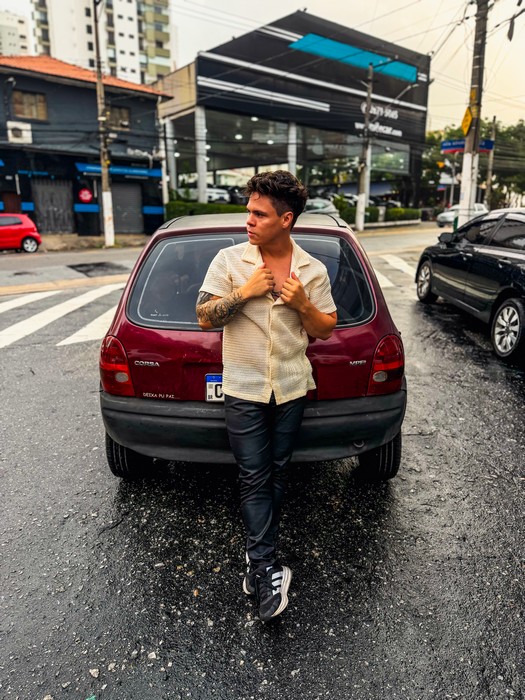 Estéfano Gabriel relata episódio que viralizou nas redes após pretendente desistir do encontro ao ver que ele dirigia um Corsa 97 2 Estéfano Gabriel relata episódio que viralizou nas redes após pretendente desistir do encontro ao ver que ele dirigia um Corsa 97