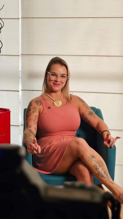 Marcela Loah, a Sereya, estreia como apresentadora do Papo com Pijama da Revista Sexy