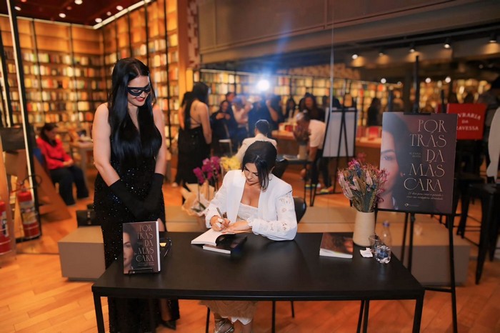 Rafazinha marca presença no lançamento do livro de Suzana Alves: "Por Trás da Máscara"