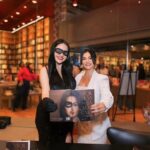 Rafazinha marca presença no lançamento do livro de Suzana Alves: “Por Trás da Máscara”