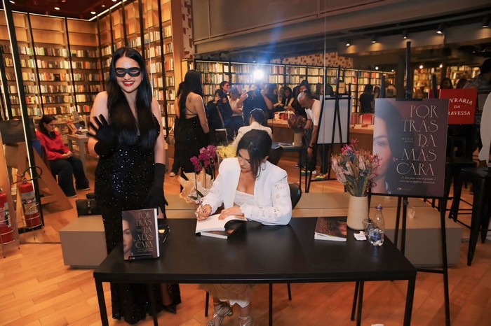Rafazinha marca presença no lançamento do livro de Suzana Alves: "Por Trás da Máscara"