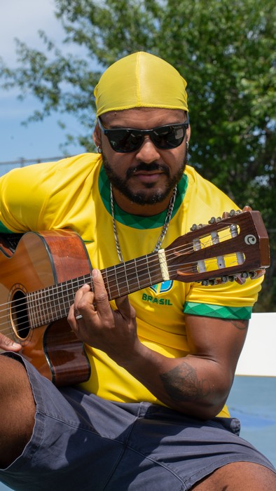 Em clima de copa do mundo, Tio Sam lança "Dale Olê", hino que une o coração da torcida e o sonho do Hexa
