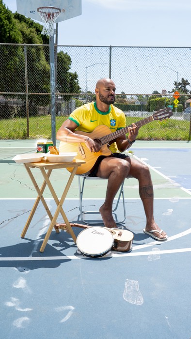 Em clima de copa do mundo, Tio Sam lança "Dale Olê", hino que une o coração da torcida e o sonho do Hexa