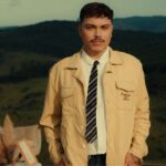 Vini Pop ressignifica dores do passado e fala sobre a beleza dos dias simples no single “E Se Viver For Isso”