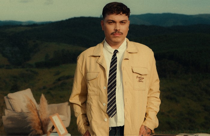 Vini Pop ressignifica dores do passado e fala sobre a beleza dos dias simples no single “E Se Viver For Isso”