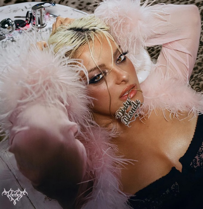 Bebe Rexha lança “DIRTY BLONDE”, um álbum visual sem filtros e cheio de energia Bebe Rexha lança “DIRTY BLONDE”, um álbum visual sem filtros e cheio de energia