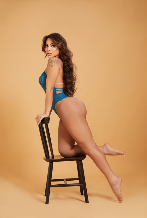 Miss Trans bruna mendonça revela fonte de renda: "Jogadores Curiosos" em plataforma adulta