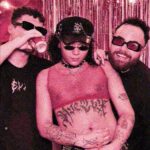 Nova faixa da Carcarás converte a solidão urbana em uma novela musical