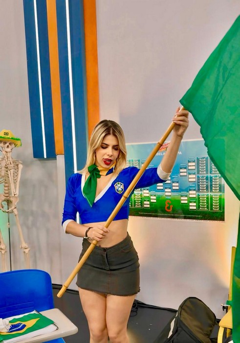 Jaqueline Santos estreia na TV com "Maria Chuteira" e satiriza mulheres que buscam fama por meio de jogadores de futebol