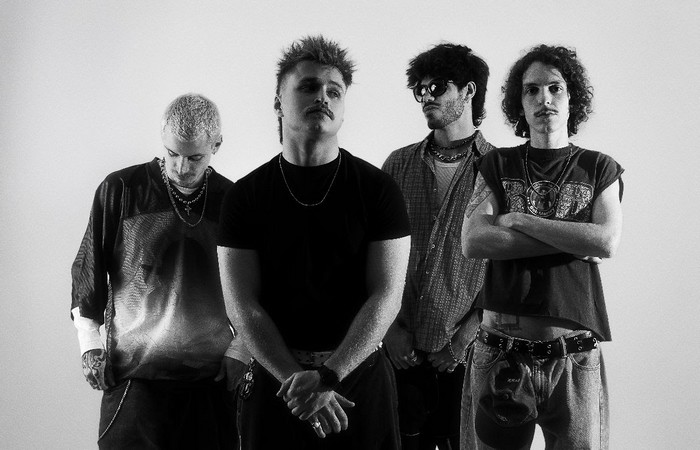 O Boto desacelera o tempo em “Simples Assim”, último single antes do disco de estreia