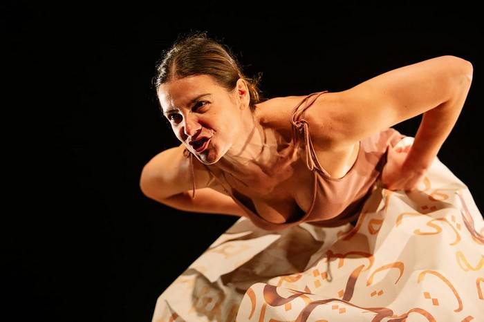 Um Olhar sobre o Feminino: “Eu Matei Sherazade” retorna aos palcos