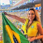 Um carnaval em campo: Ana Beatriz Godoi encanta-se à Copa do Mundo