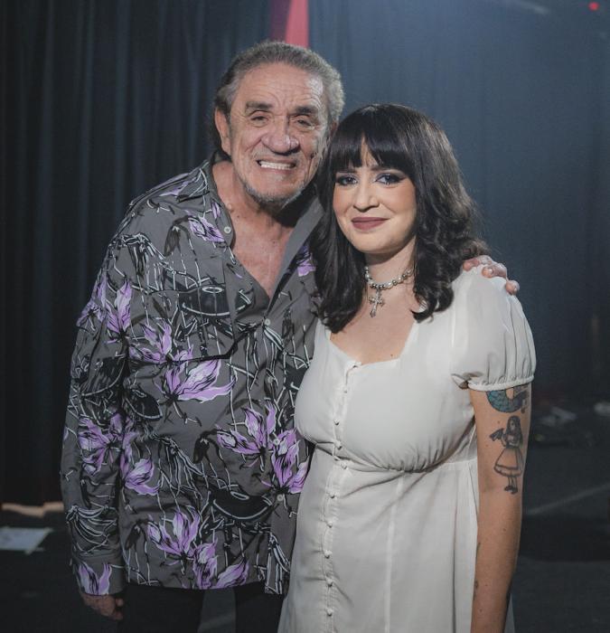 Linda Ramalho estreia no Teatro Arena B3 com apoio de Zé Ramalho