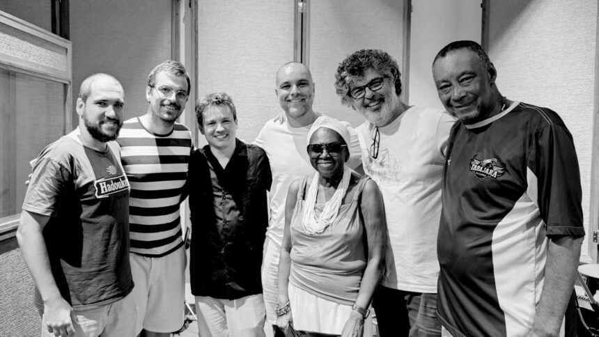 Los Bodegueros lançam álbum de estreia Rio Habana em conexão histórica entre o samba e os ritmos cubanos Los Bodegueros lançam álbum de estreia Rio Habana em conexão histórica entre o samba e os ritmos cubanos