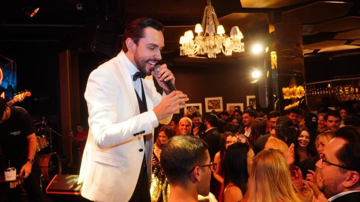 Breno Ferreira celebra aniversário em grande estilo: noite de celebridades e música no Monte Carlo