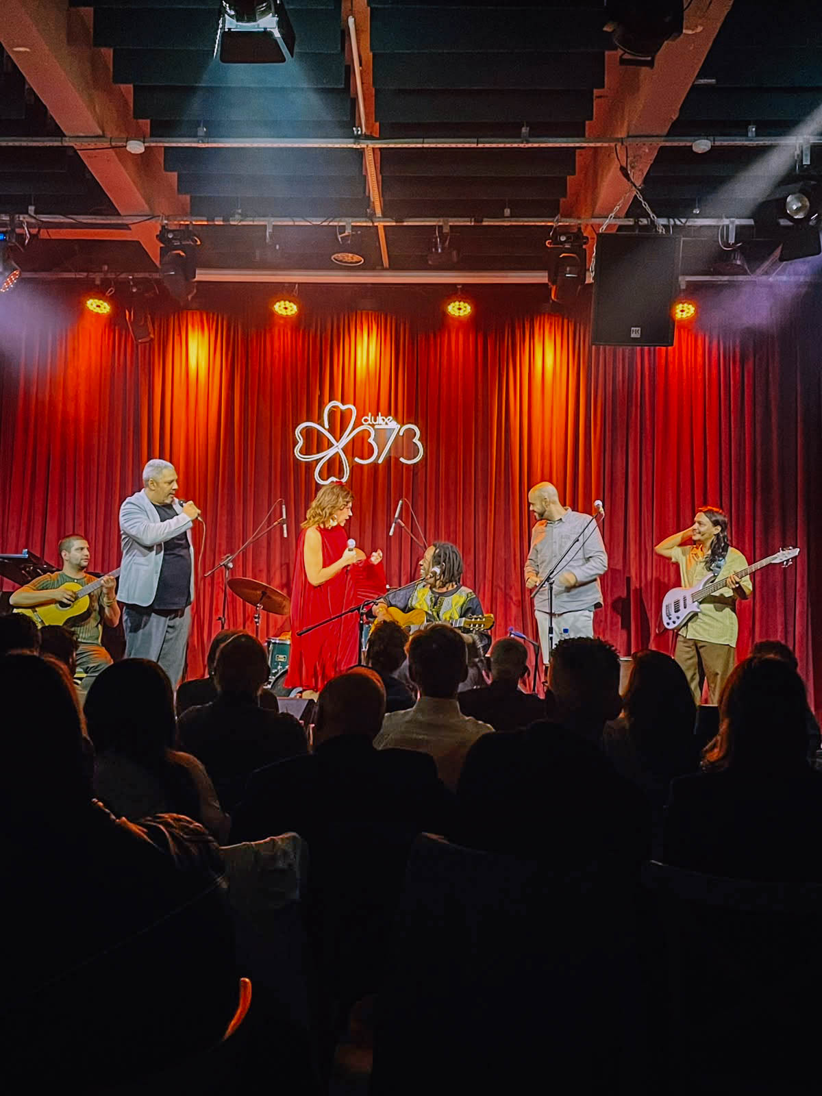 Selo brasileiro consolida integração cultural com o Uruguai após o sucesso da turnê “Brasil, Letra & Música”