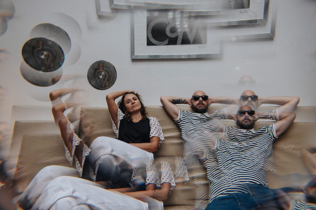 Chiara Civello e Clap! Clap! lançam clipe para “New Dimension”, do projeto alternativo CCCC