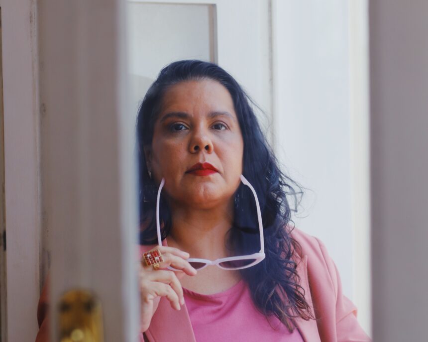 Simona Talma celebra 25 Anos de carreira com o álbum ao vivo Forte Como Fogo