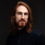 Ator francês Ulysse Gallier estreia na segunda temporada de Vermelho Sangue, série do Globoplay 