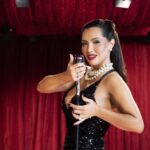 Karinah lança single de Clara Nunes e anuncia álbum que celebra as damas do samba