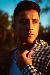 Aron Luix lanza su nueva propuesta musical: “Tus Ojos”