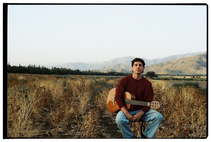 Rygo lanza su esperado EP Debut “Cómo Es Salir”: Un viaje musical de maduración y autenticidad