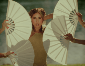 Lau Souffront presenta “Bikini”, un himno de verano para disfrutar sin remordimientos