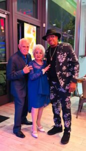 Alexeir Conill rinde homenaje a los abuelitos bailarines con su nueva bachata