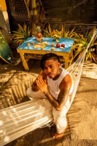Osman lanza “Marea”, su primer EP que navega entre amor, nostalgia y raíces caribeñas