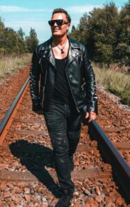 Terry Golden llega a Colombia con “Harmony”, un nuevo himno de conexión musical